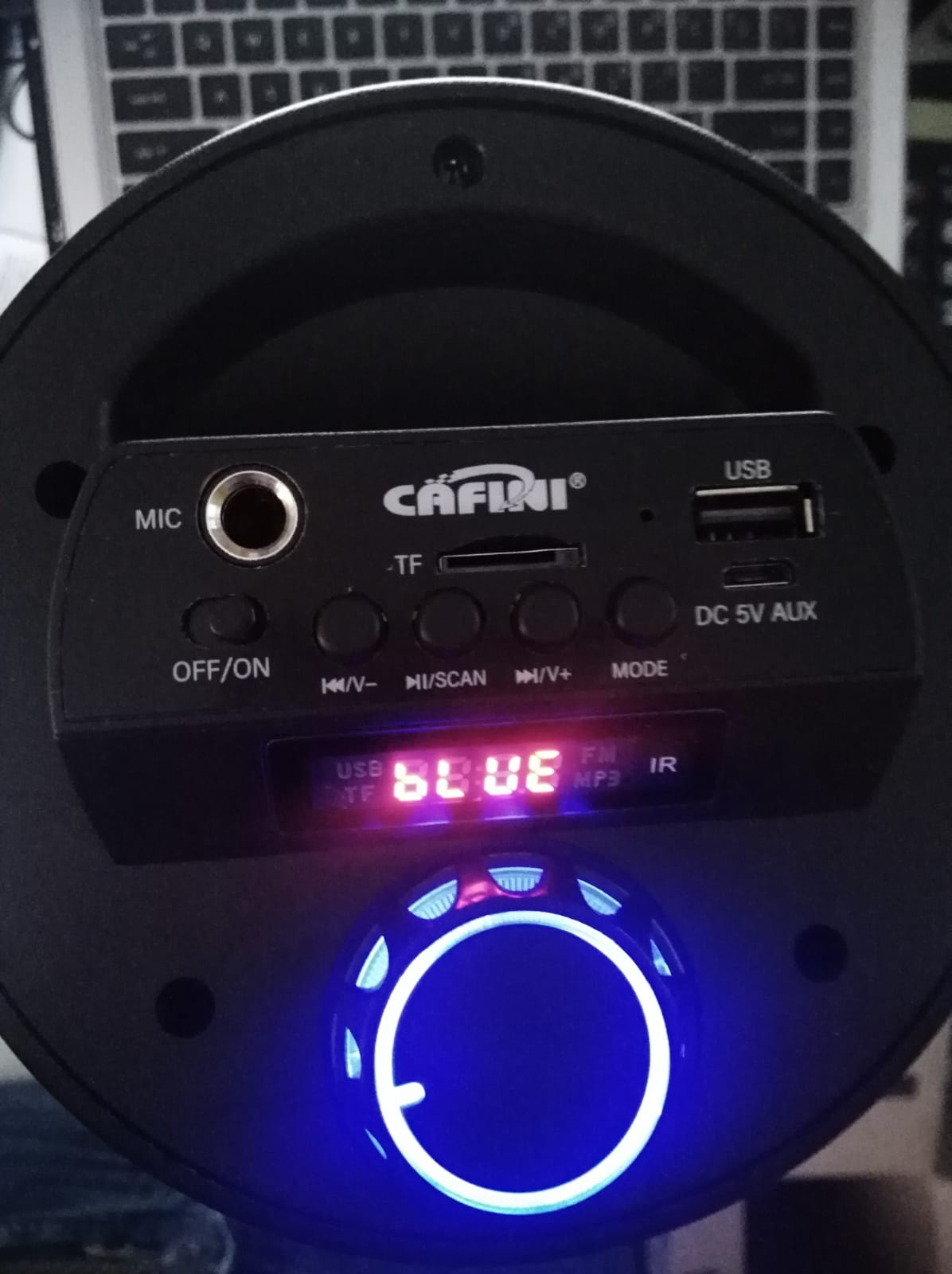 PARLANTE CAFINI RECARGABLE CON LUCES  BLUETOOH MOD CN-S4985FM-BT